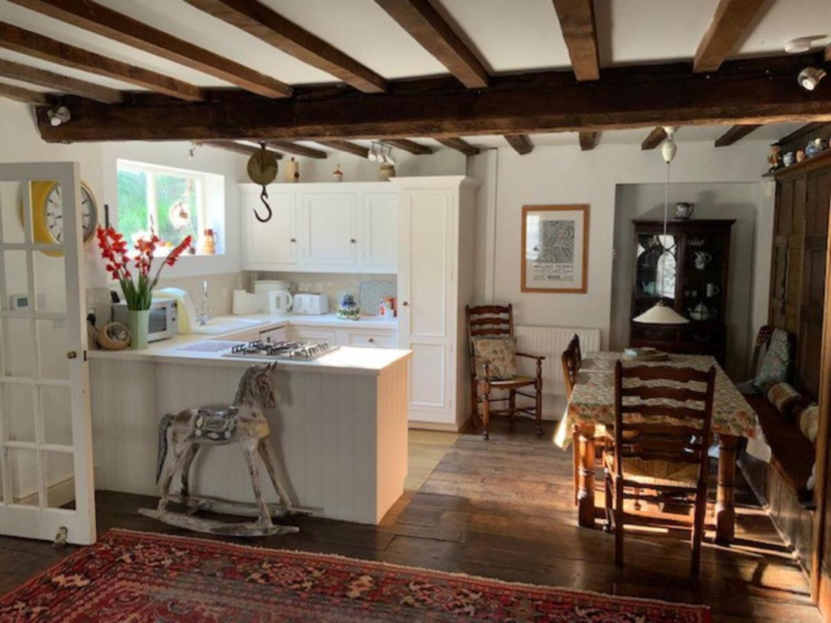 Pass The Keys Magical Period House In The Heart Of Ludlow Exterior foto