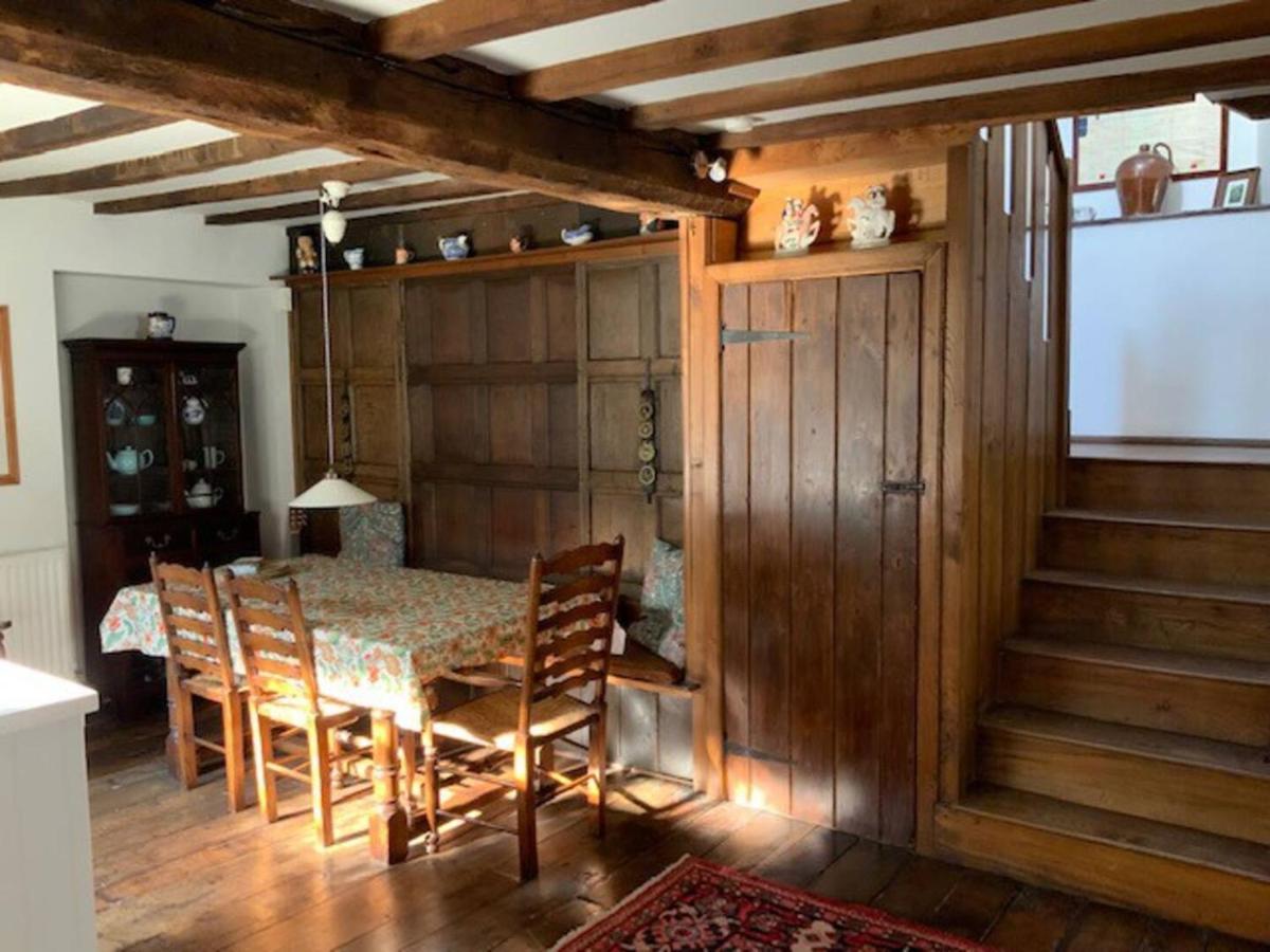 Pass The Keys Magical Period House In The Heart Of Ludlow Exterior foto
